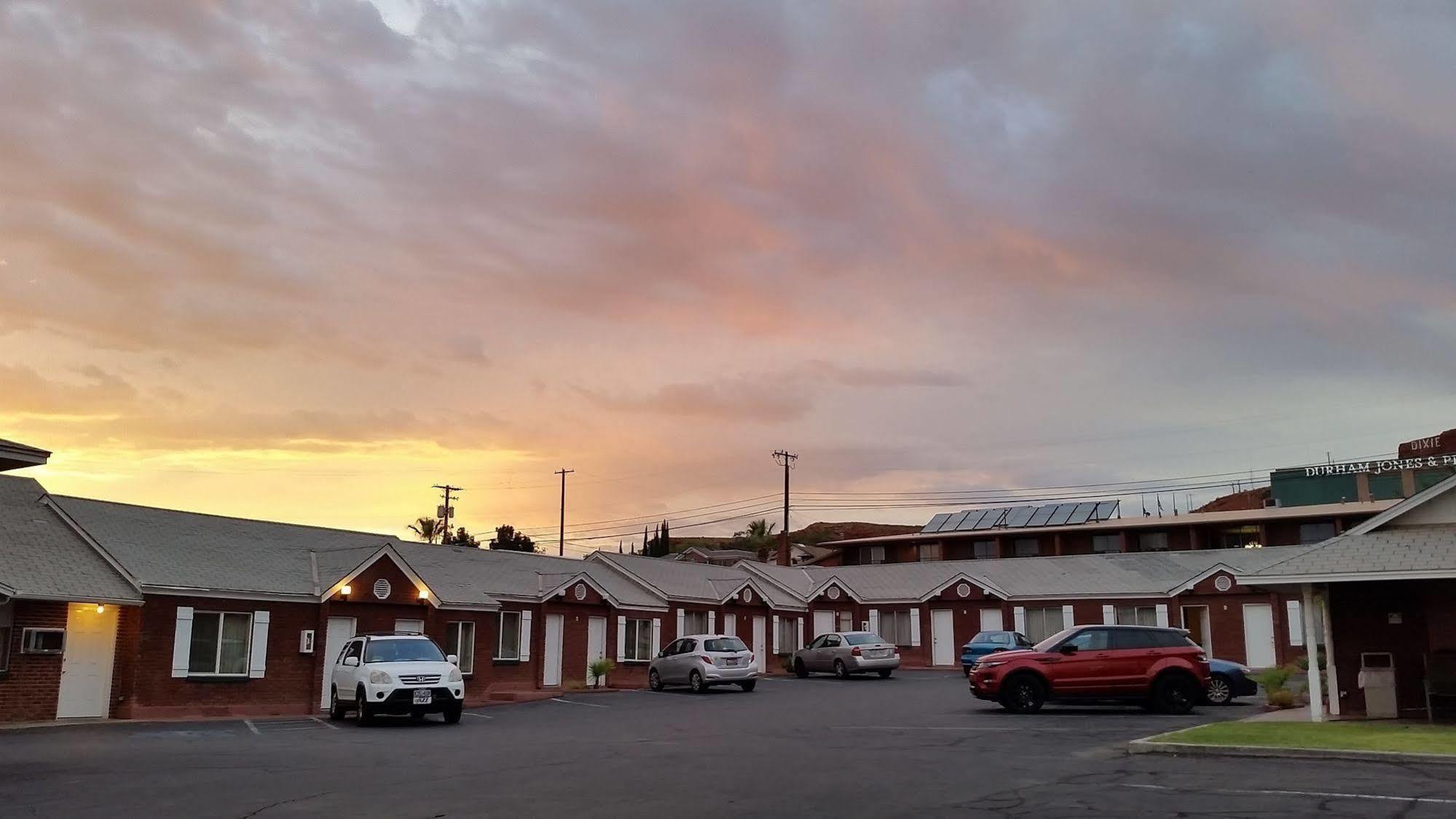 Dixie Palm Motel St. George Esterno foto